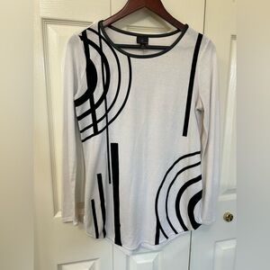 Worthington Black and White Abstract Long Sleeve Top